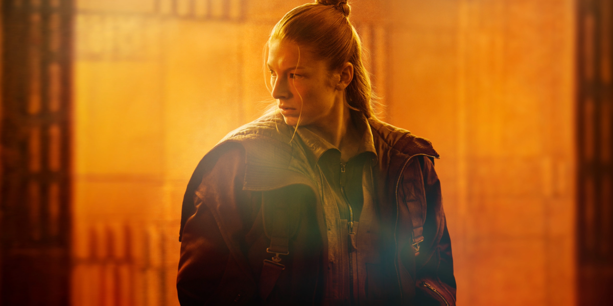 Hunter Schafer dans le role de Cora, visuel officiel de la serie Blade Runner 2099 sur Prime Video